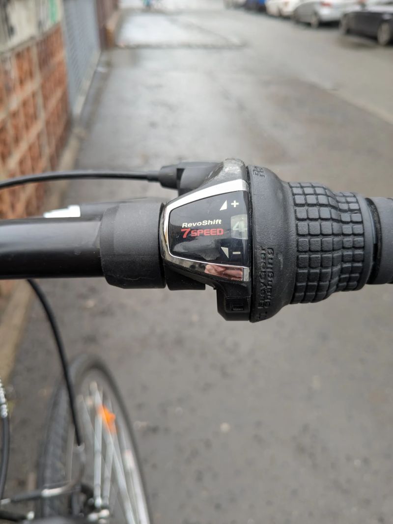 Alpina Eco C10 (by Kellys) Black 28" M + zadný nosič Sport Arsenal (Art. 216)