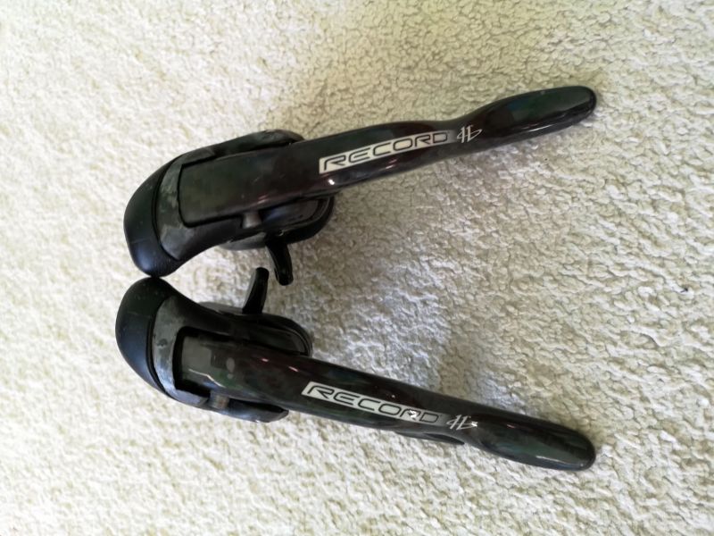 Řadící páky Campagnolo Record Ultra Shift 11s