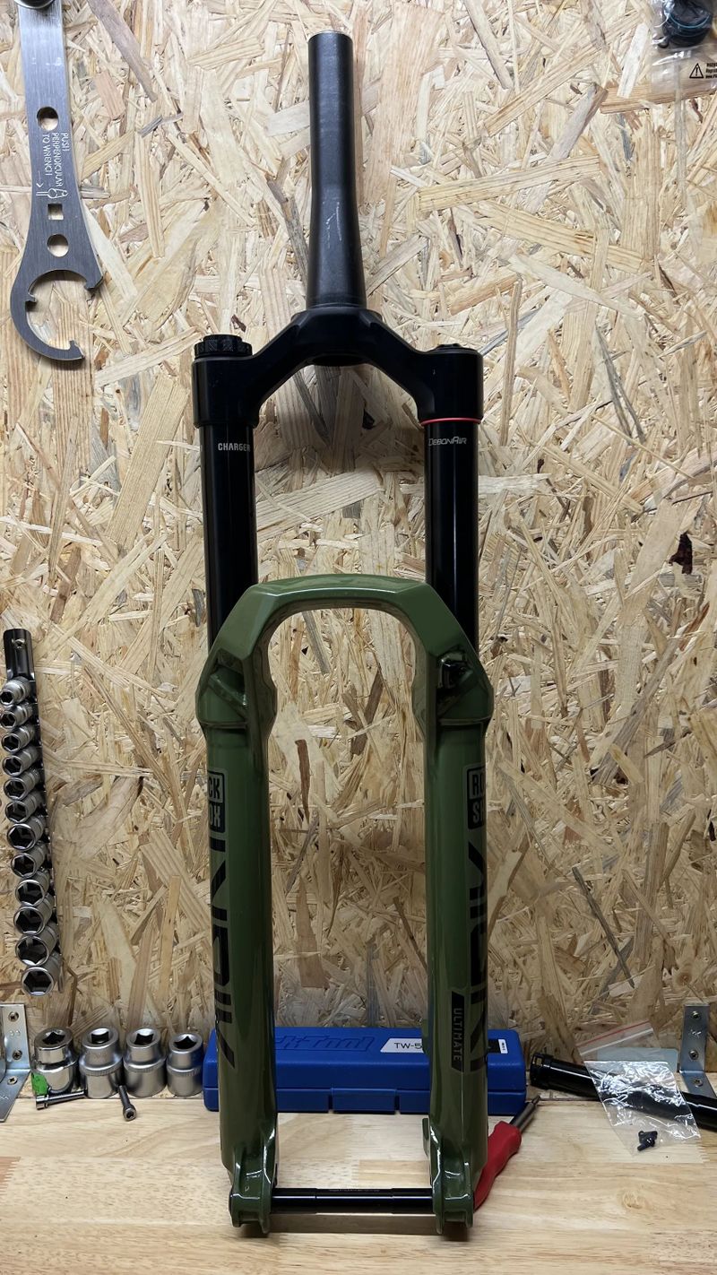 Rock Shox Lyrik ultimate charger 3.1 160mm