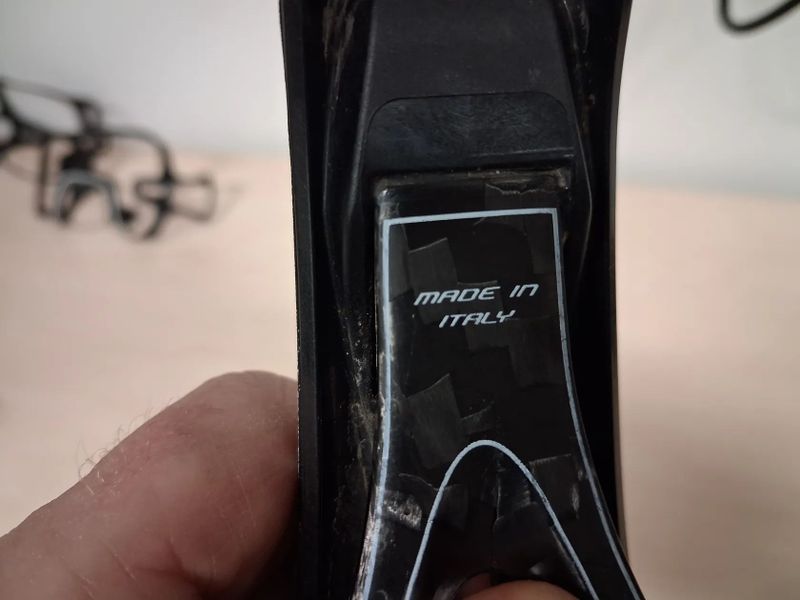 Sedlo + sedlovka carbon 350g