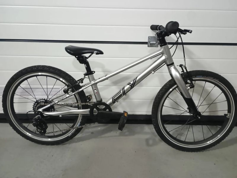 Superior F.L.Y. 20 .