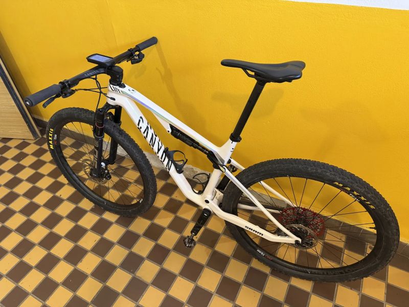 Canyon LUX CF SLX LTD