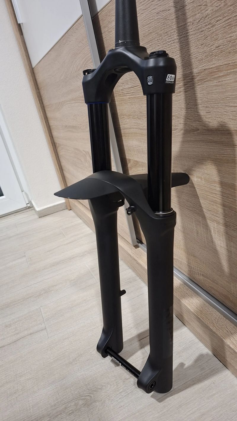 SR Suntour Aion 38X 2CR Air