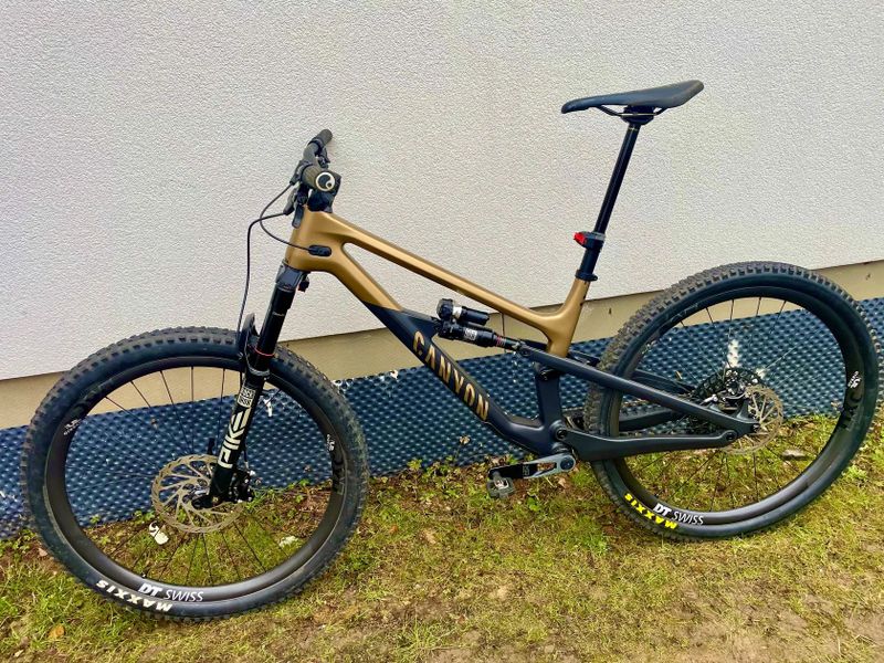 Canyon Spectral 125 CF LTD Flight Attendant