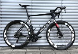 Predám frameset Colnago V4RS UAE Emirates a komponenty Dura Ace Di2, kľuky SRAM Force 1