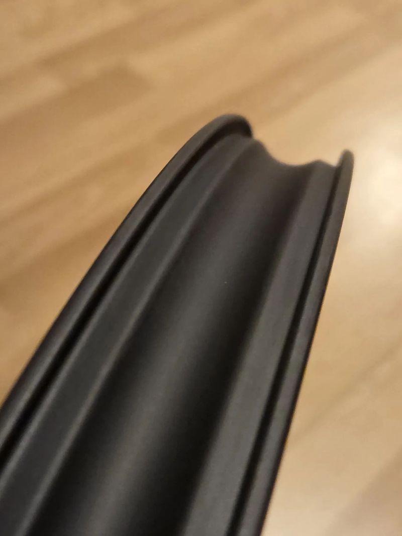 Silniční aero karbonová kola | 32 mm / 25 mm šířka | 50 mm / 55 mm výška | Ploché dráty