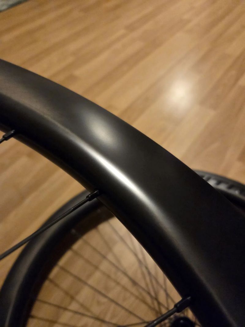 Silniční aero karbonová kola | 32 mm / 25 mm šířka | 50 mm / 55 mm výška | Ploché dráty