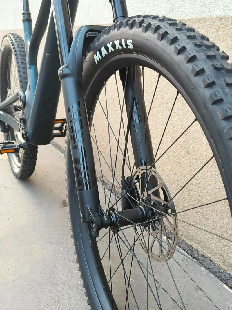 Scott Genius 930 vel. XL 2023 29“ zdvihy 160/150 mm ZÁNOVNÍ