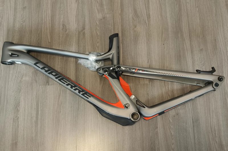 Lapierre ZESTY AM FIT 8.0 carbon 27,5“/29“ 2020 carbon vel. M Rámová sada