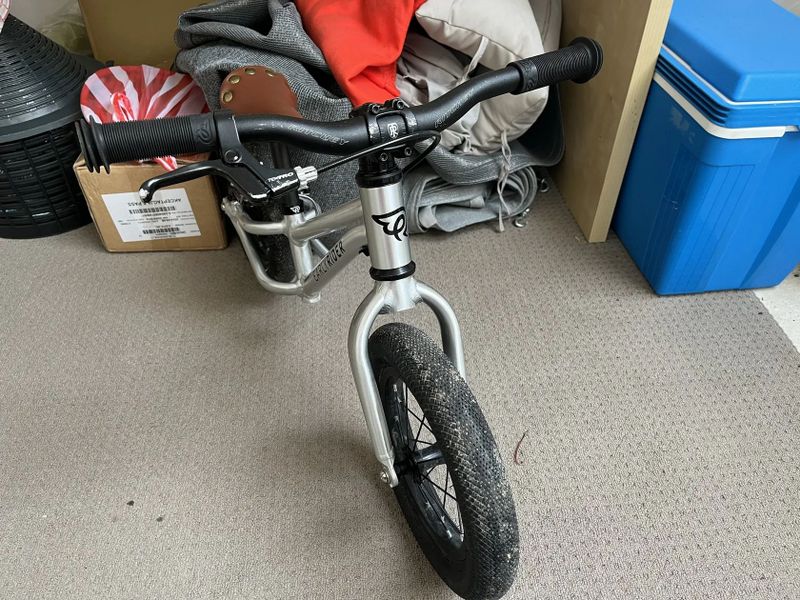 Dětské odrážedlo Early Rider 12" Charger