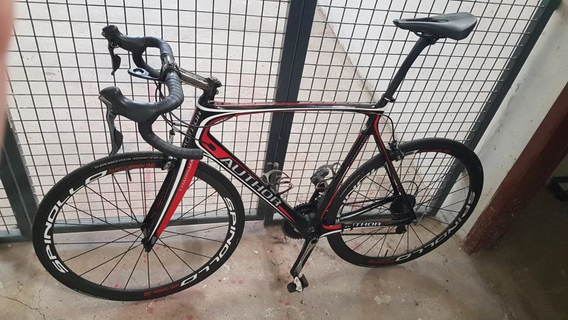 Prodám závodní kolo Author Charisma 77 včetně karbonových kol, dura ace 11s, wattmeter