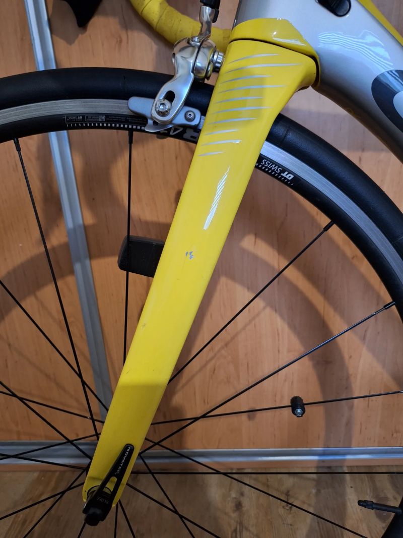 Karbonové silniční kolo 