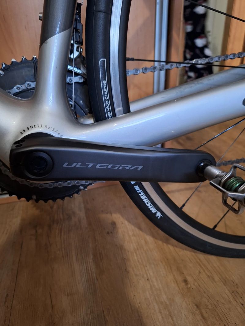 Karbonové silniční kolo 