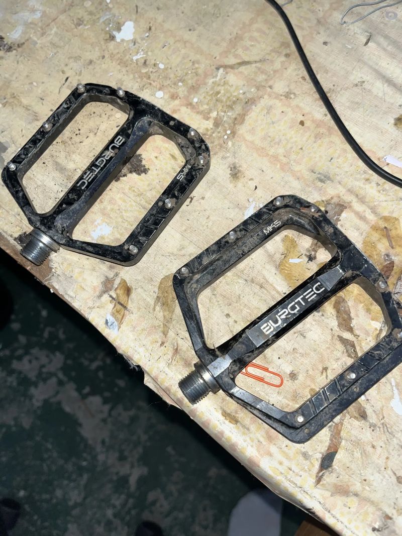 Burgtec MK5 pedály
