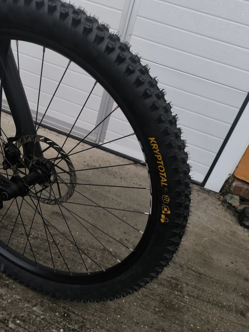 GT FORCE 29" CARBON PRO LE