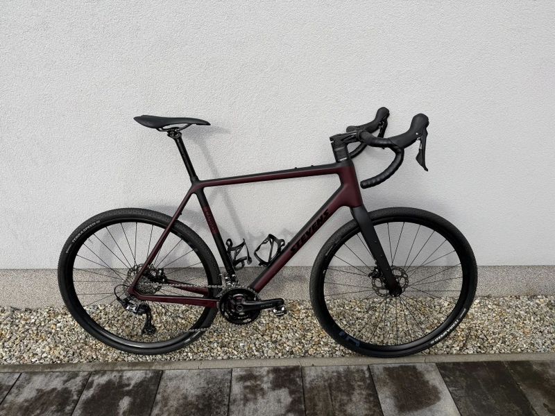 STEVENS CAMINO – karbonový gravel, GRX 2×11, stav nového, 1 285 km