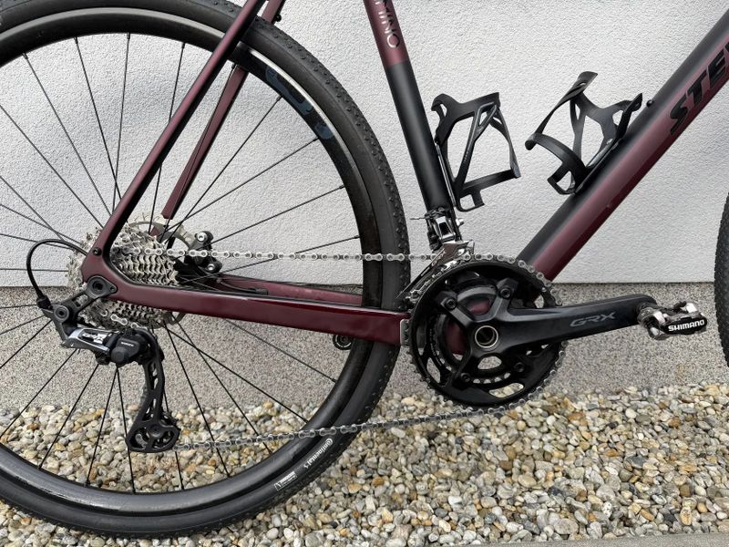 STEVENS CAMINO – karbonový gravel, GRX 2×11, stav nového, 1 285 km