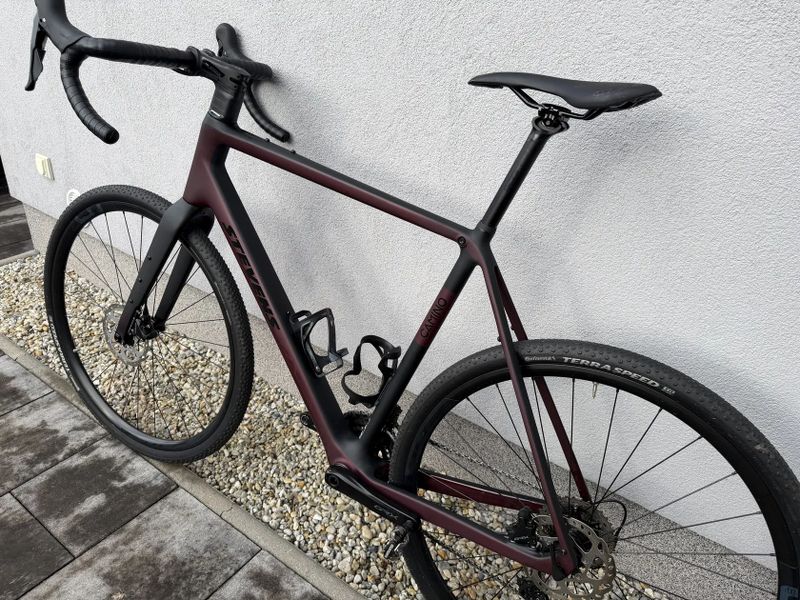 STEVENS CAMINO – karbonový gravel, GRX 2×11, stav nového, 1 285 km