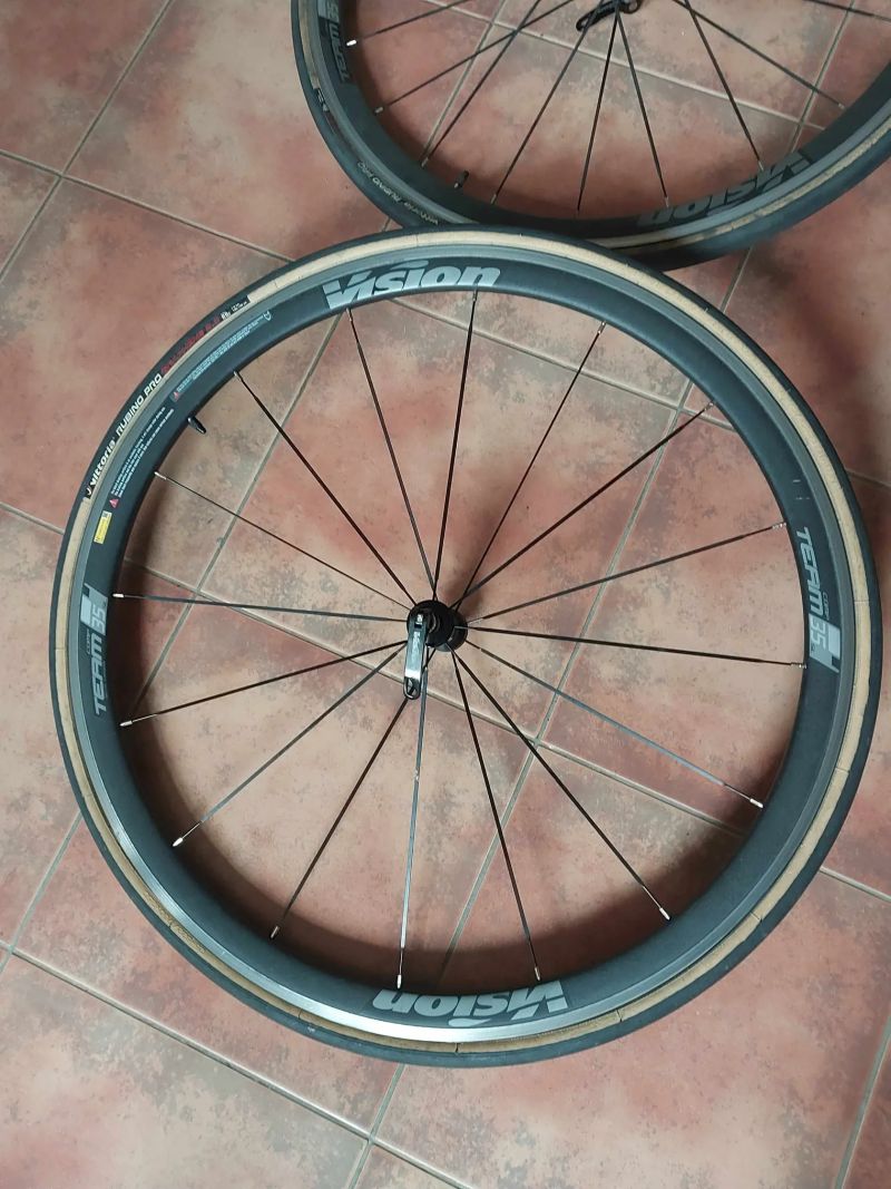 Prodám zapletené sety kol Vision