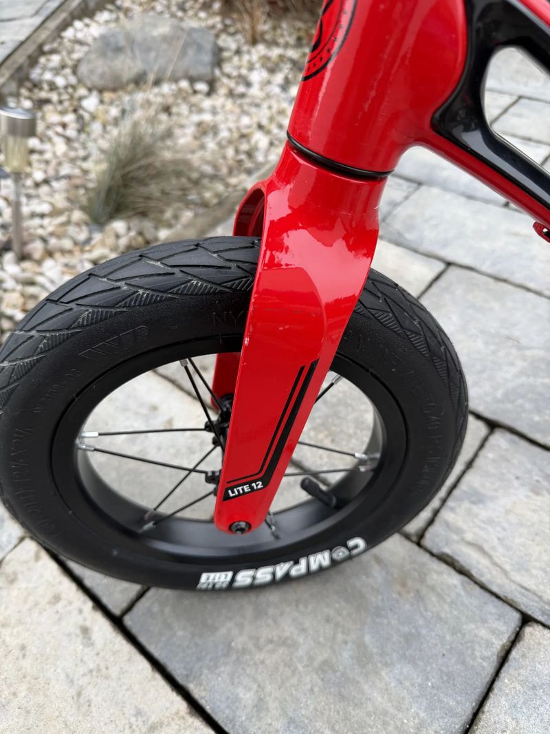 DĚTSKÉ ODRÁŽEDLO BUNGI BUNGI LITE 12 (2,9 KG)