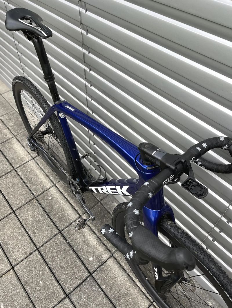 Predám Trek Boone 6 - Shimano Ultegra Di2, kolesá karbon Equator 35