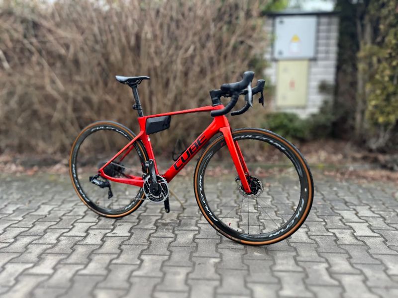 Cube Agree C:62 vel. 53 ( postava 175 - 177cm )