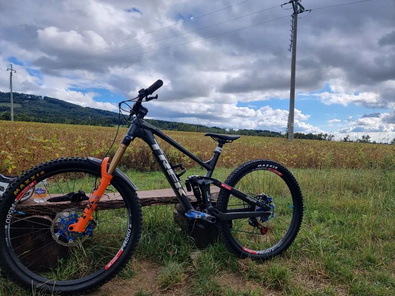 Trek Slash 8