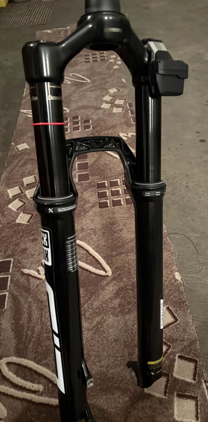 Rock Shox SID Select 35 120mm s patronou RaceDay2 a zavíráním Flight Attendant + ovládání