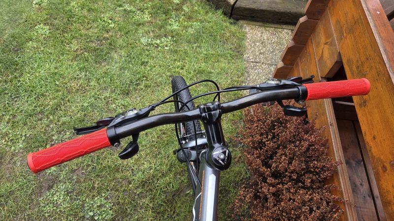 Dětské horské kolo 26" GT Aggressor 2.0 velikost M 160-176cm. 