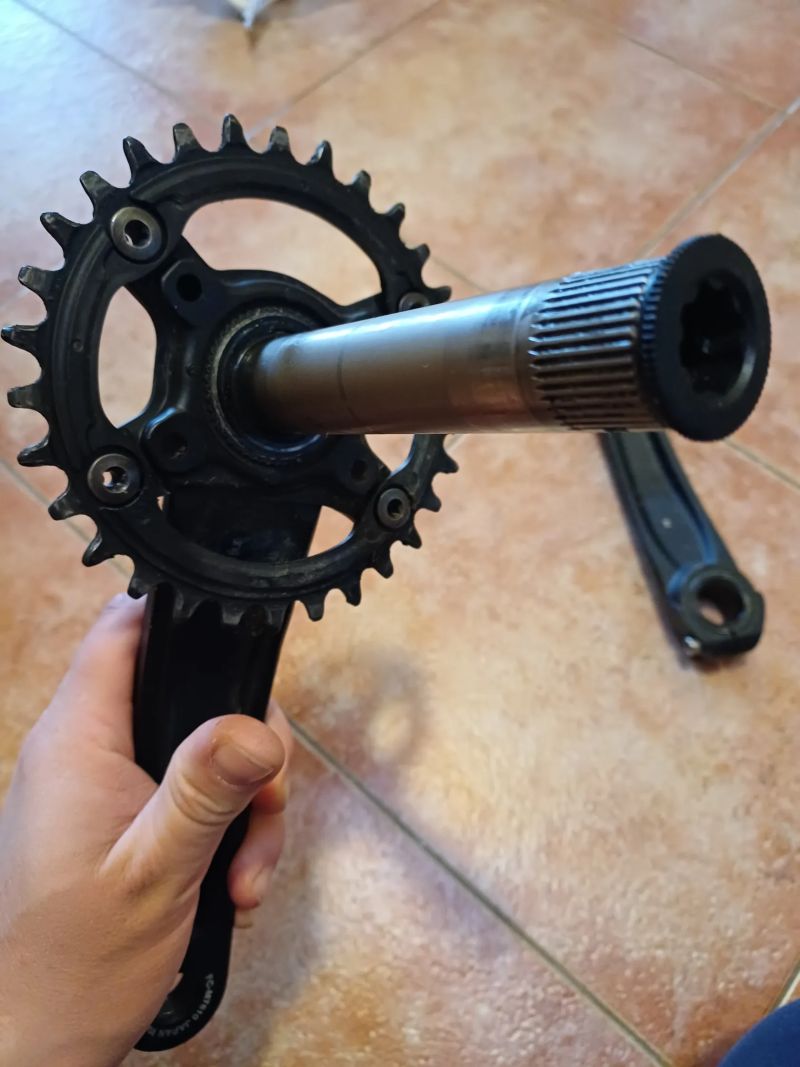 Shimano CF MT610 32z