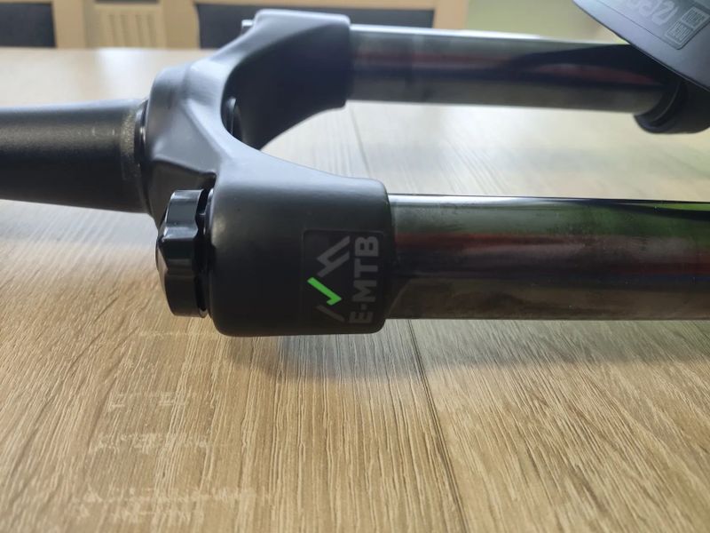 Prodám neježděnou vidlici a tlumič RockShox 