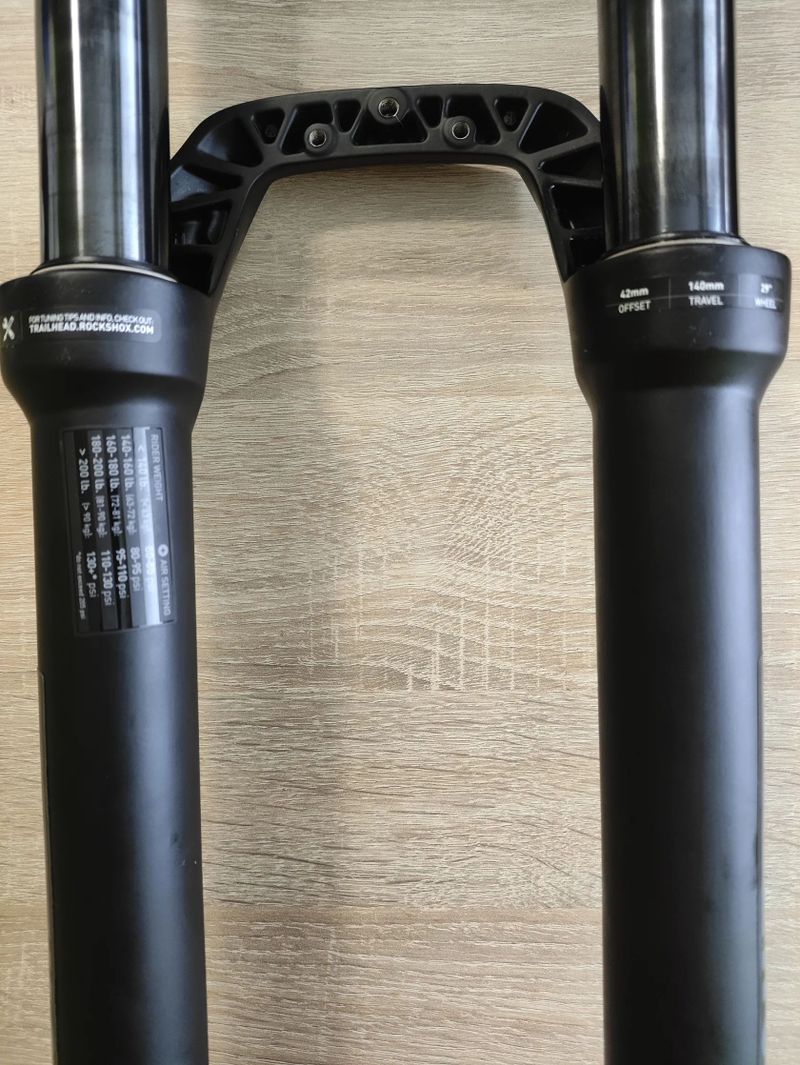 Prodám neježděnou vidlici a tlumič RockShox 