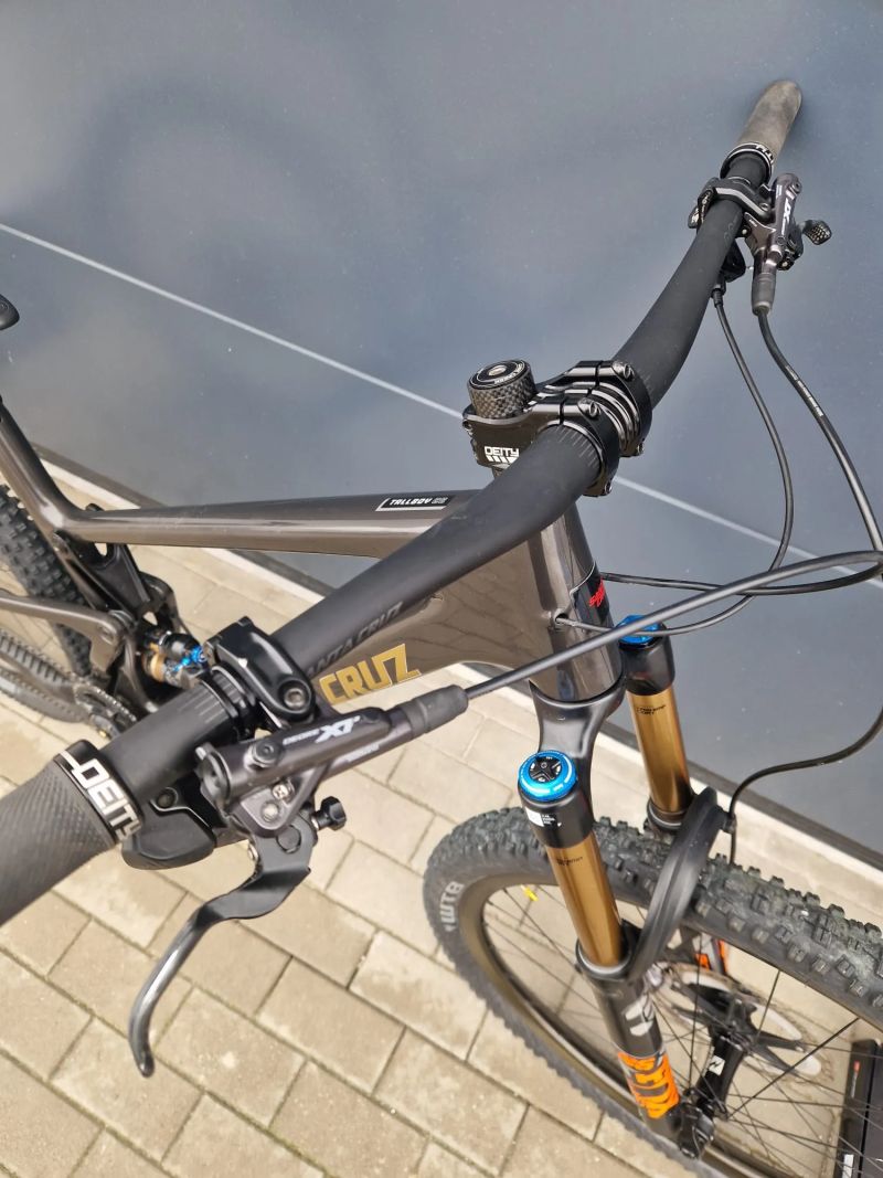 Santa Cruz Tallboy s vidlicí Fox 36 nebo 34