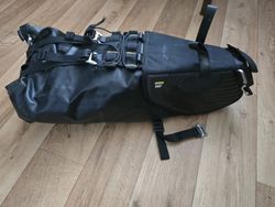 Podsedlová brašna na bikepacking s ventilem - Decathlon