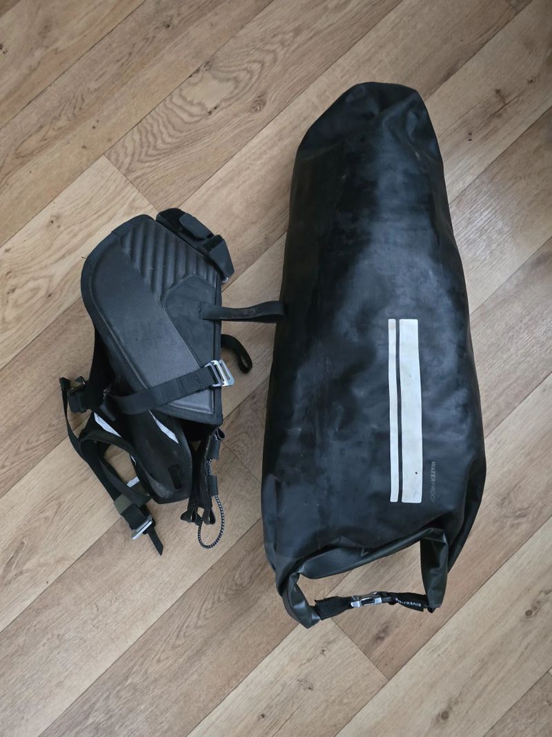 Podsedlová brašna na bikepacking s ventilem - Decathlon