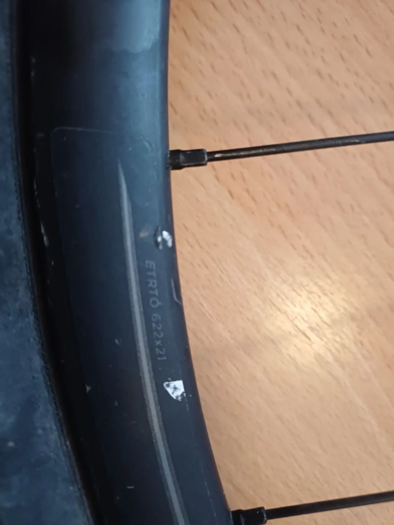 Axis elite 622x21 ráfky , pevná osa 12mm