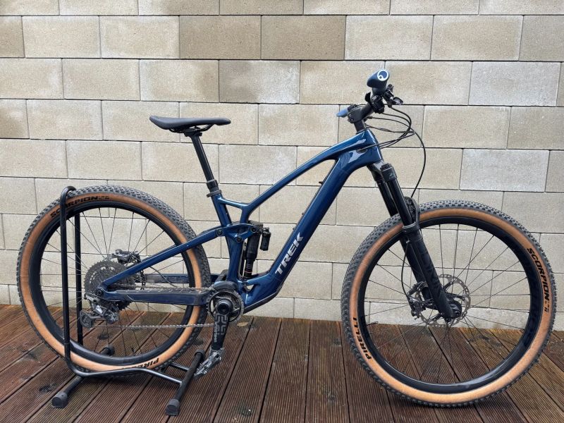 Trek Fuel EXE 9.8 XT nautical