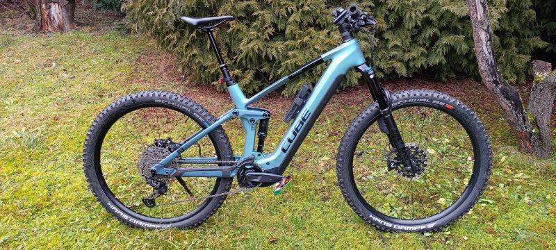 29" Cube Stereo Hybrid 140 HPC ABS 750 - karbon 