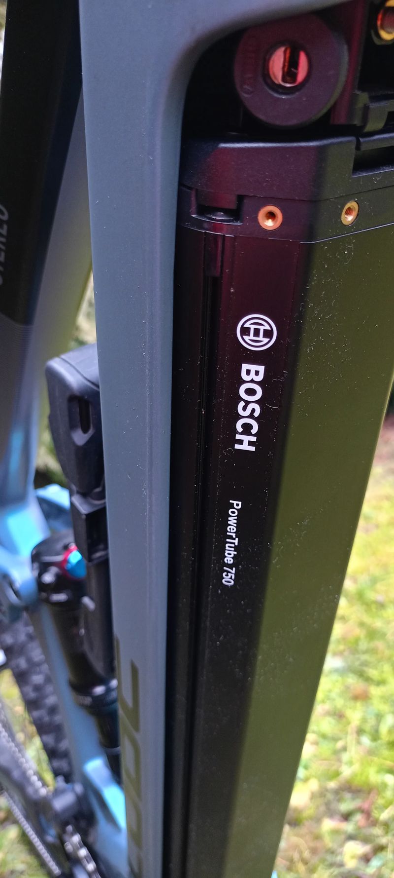 29" Cube Stereo Hybrid 140 HPC ABS 750 - karbon 