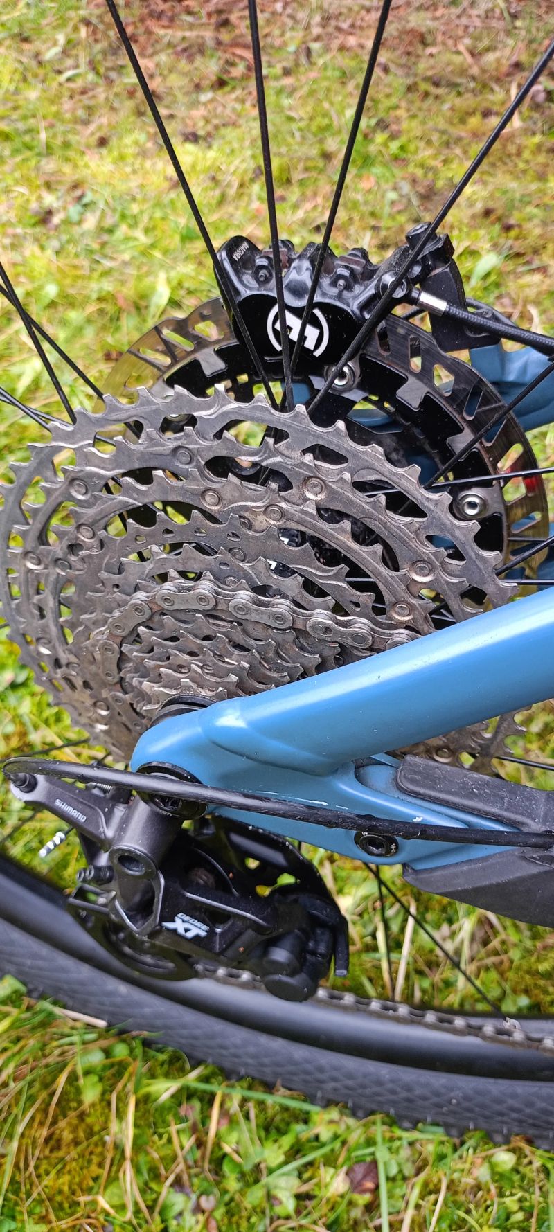 29" Cube Stereo Hybrid 140 HPC ABS 750 - karbon 