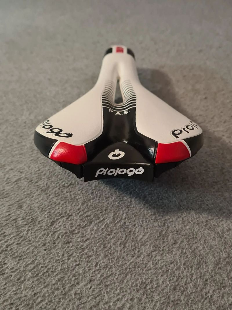 Cyklistické sedlo - Prologo 