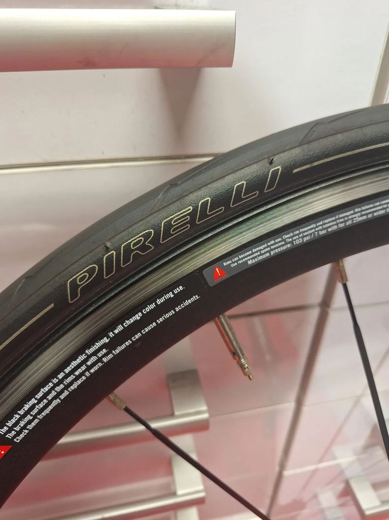 zapletená silniční kola VISION