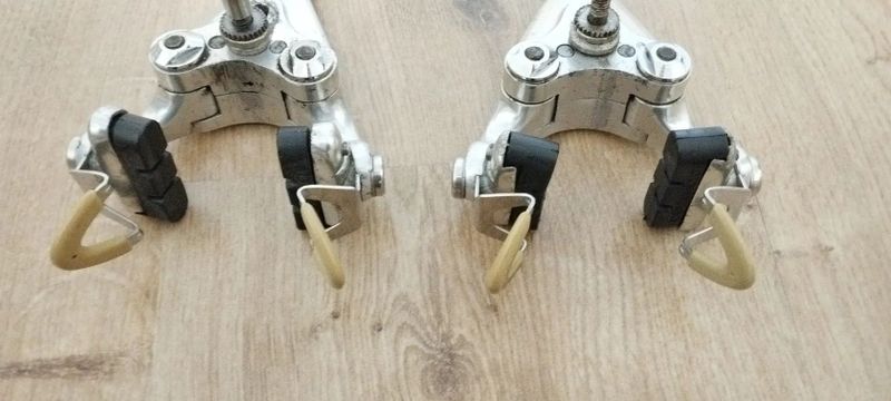 Prodám brzdové čelisti Campagnolo Delta