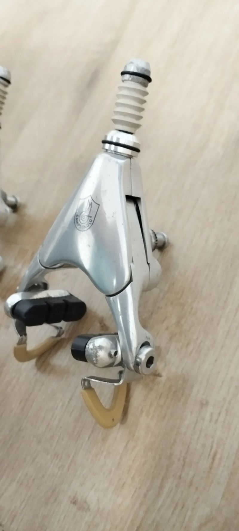 Prodám brzdové čelisti Campagnolo Delta