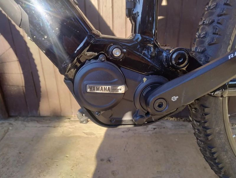 Celoodpružené elektrokolo Raymon TrailRay 160E 9.0 SE