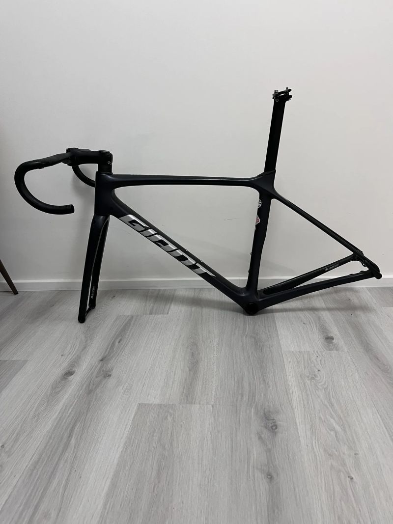 Rám Giant TCR Disc, kokpit ENWE