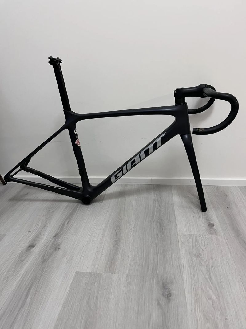 Rám Giant TCR Disc, kokpit ENWE