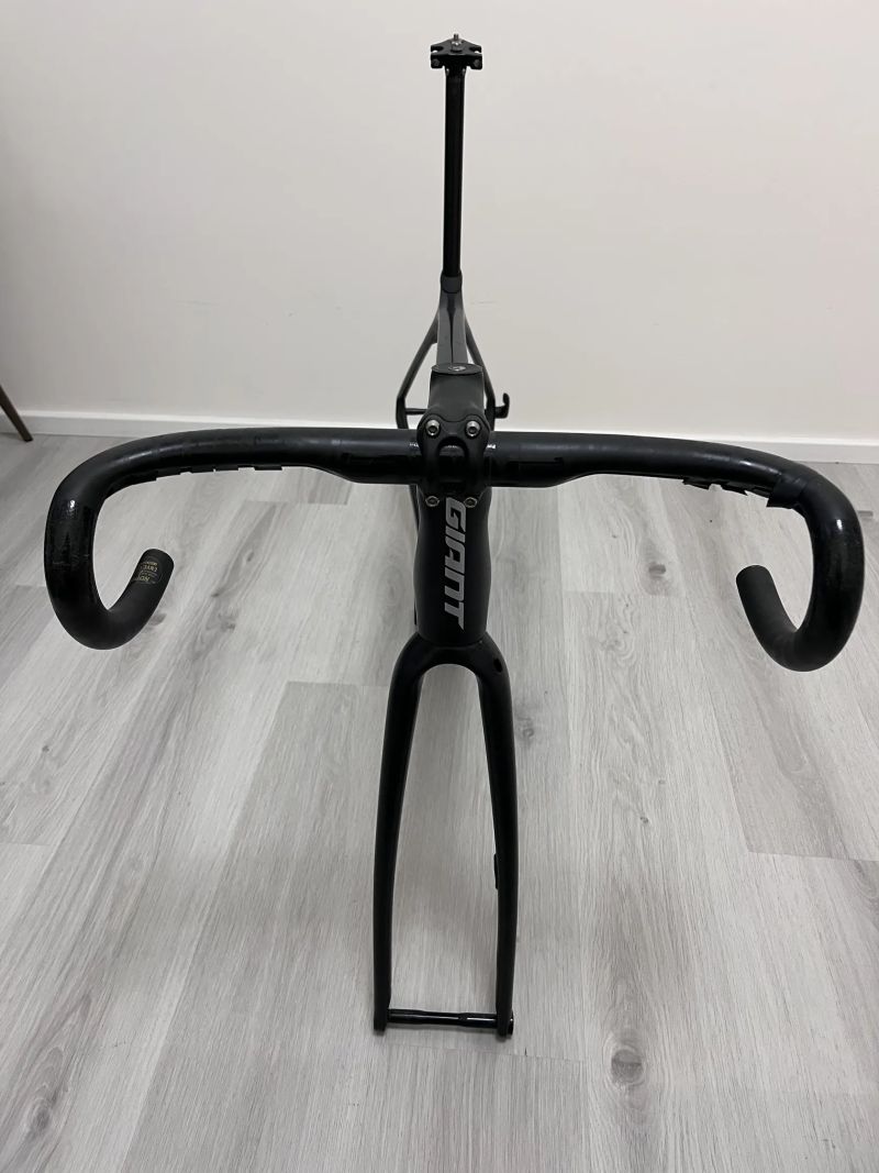 Rám Giant TCR Disc, kokpit ENWE