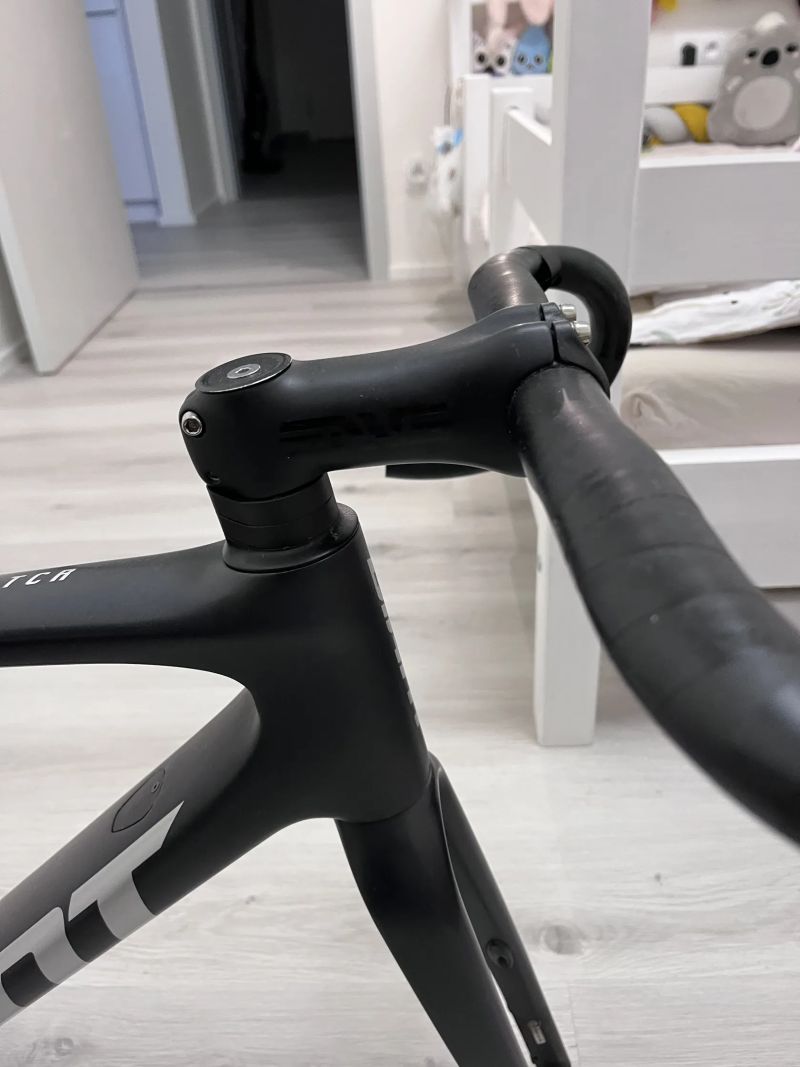 Rám Giant TCR Disc, kokpit ENWE