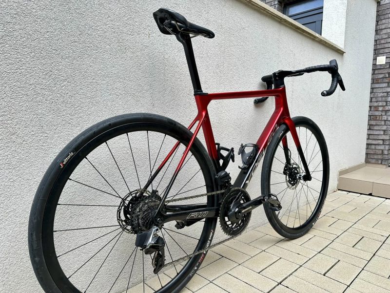 Cestný bicykel Yoeleo R11 STD